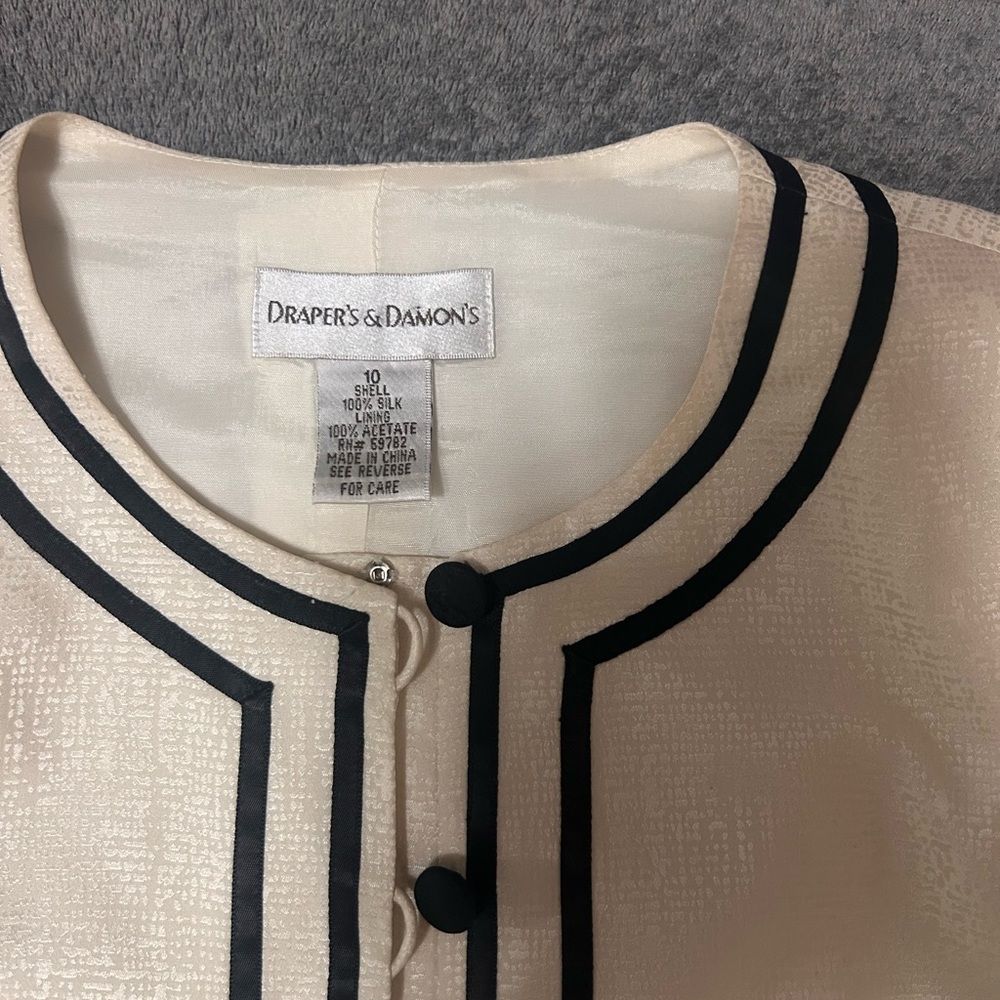 Light silk blazer - Picture 2 of 3